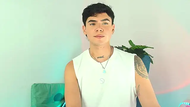 Snapshot of CamiiGuzmanX chatting on December 2025 08:38:01 PM CamiiGuzmanX online show from December 2025 08:38:01 PM