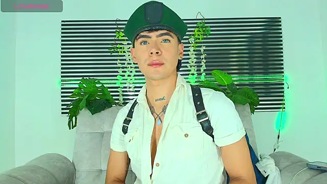 CamiiGuzmanX online show from January 2026 08:02:02 PM