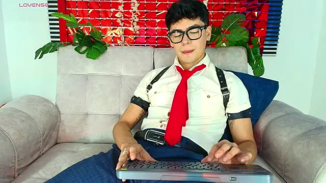 CamiiGuzmanX online show from February 2026 08:48:02 PM