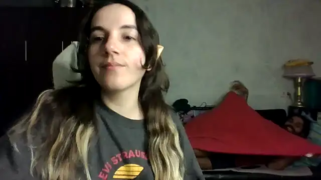 Snapshot of DarthBunny chatting on October 2025 01:45:01 AM DarthBunny online show from October 2025 01:45:01 AM