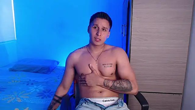 Snapshot of valentinosex1 chatting on November 2025 08:31:01 PM valentinosex1 online show from November 2025 08:31:01 PM