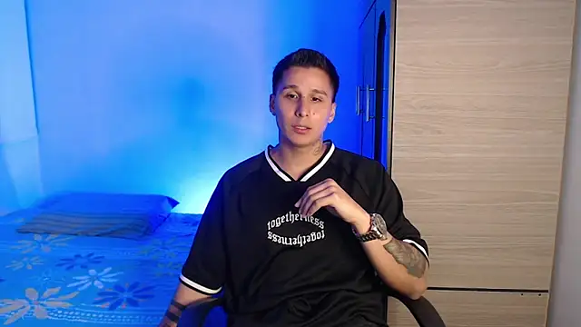 Snapshot of valentinosex1 chatting on November 2025 10:51:01 PM valentinosex1 online show from November 2025 10:51:01 PM