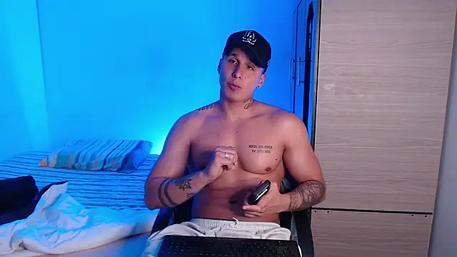 Snapshot of valentinosex1 chatting on July 2026 11:04:02 PM valentinosex1 online show from July 2026 11:04:02 PM