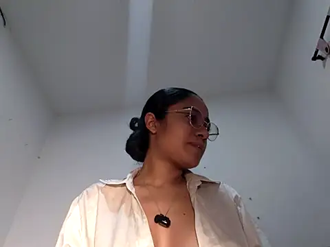 Snapshot of Daislalezma chatting on November 2025 09:26:02 PM Daislalezma online show from November 2025 09:26:02 PM