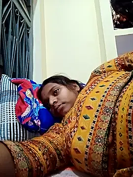 Hot crety online show from November 2025 05:18:02 AM