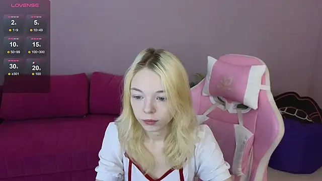 MillaHolt online show from December 2025 09:14:01 AM