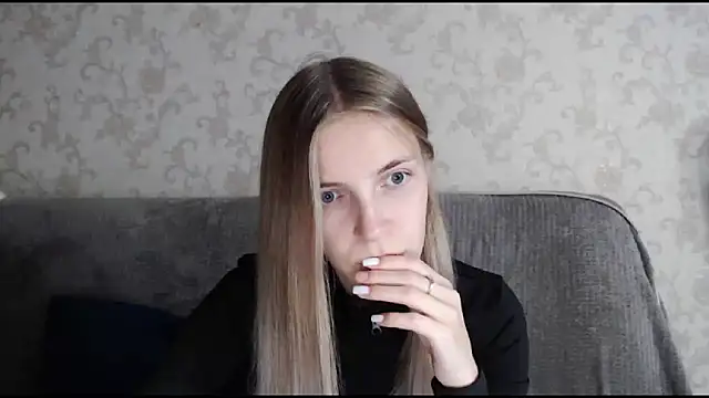 HitGyrl online show from October 2025 01:03:01 AM