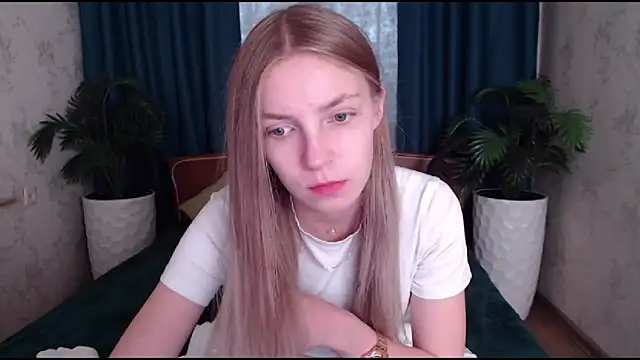 HitGyrl online show from October 2025 08:05:02 AM