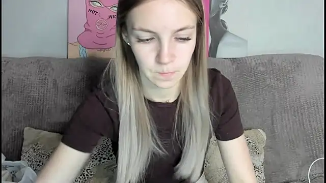 HitGyrl online show from December 2025 01:10:02 AM