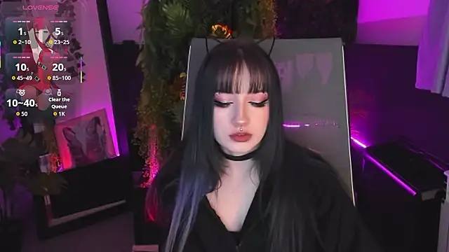 LiliLuna online show from February 2026 04:21:02 PM