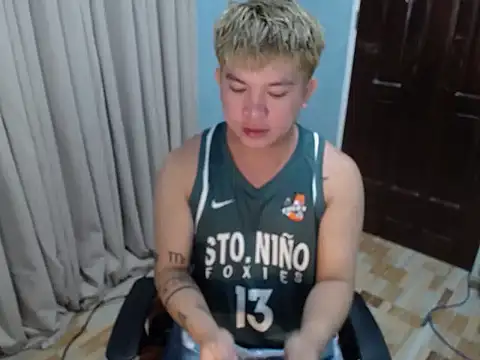 Snapshot of Fuckboii_intown chatting on December 2025 11:07:01 AM Fuckboii intown online show from December 2025 11:07:01 AM