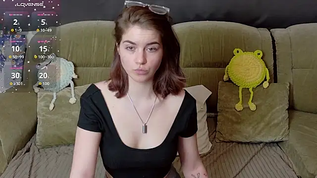 Snapshot of ElzaBlis chatting on April 2026 01:12:01 PM ElzaBlis online show from April 2026 01:12:01 PM