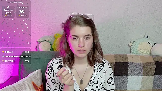 Snapshot of ElzaBlis chatting on April 2026 07:07:02 PM ElzaBlis online show from April 2026 07:07:02 PM