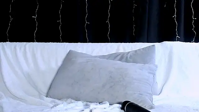 Eva Re online show from March 2026 06:19:01 AM