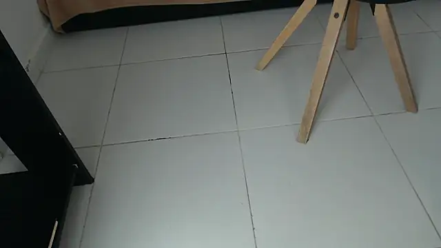 Snapshot of Michellee_20 chatting on October 2025 01:32:02 PM Michellee 20 online show from October 2025 01:32:02 PM