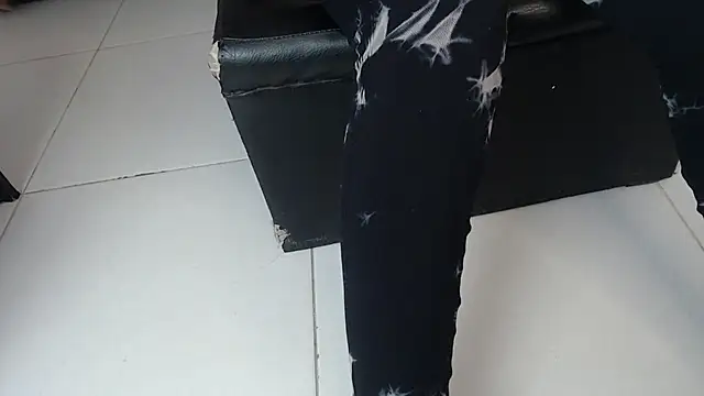 Snapshot of Michellee_20 chatting on October 2025 01:42:02 PM Michellee 20 online show from October 2025 01:42:02 PM