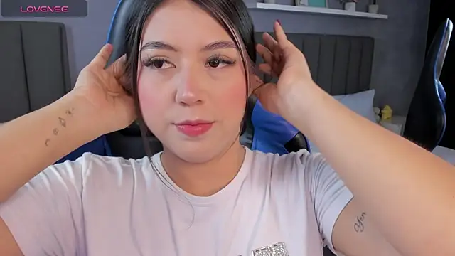 Snapshot of anagil_ chatting on December 2025 08:07:02 PM anagil online show from December 2025 08:07:02 PM