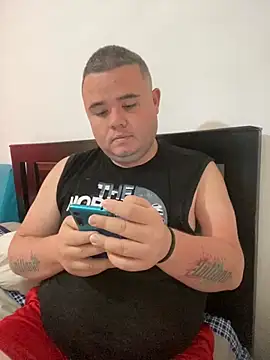 Snapshot of Chimbo-1996 chatting on October 2025 07:21:01 PM Chimbo-1996 online show from October 2025 07:21:01 PM