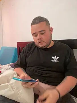 Snapshot of Chimbo-1996 chatting on October 2025 07:03:02 PM Chimbo-1996 online show from October 2025 07:03:02 PM