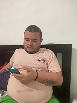 Snapshot of Chimbo-1996 chatting on October 2025 03:29:01 AM Chimbo-1996 online show from October 2025 03:29:01 AM