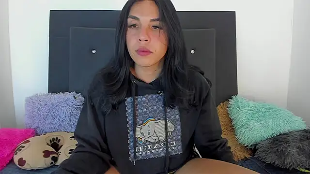 Adrianna Arias online show from December 2025 06:19:02 AM