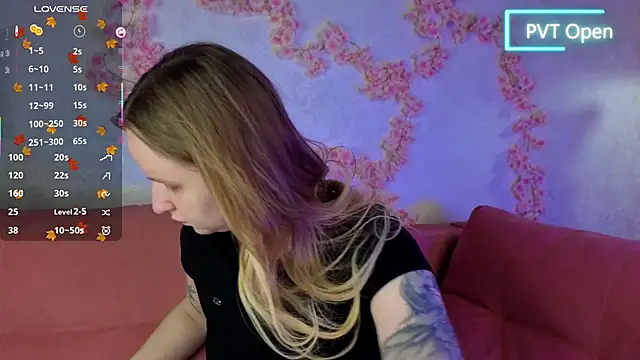 Snapshot of Rina_Panic chatting on November 2025 04:23:02 AM Rina Panic online show from November 2025 04:23:02 AM