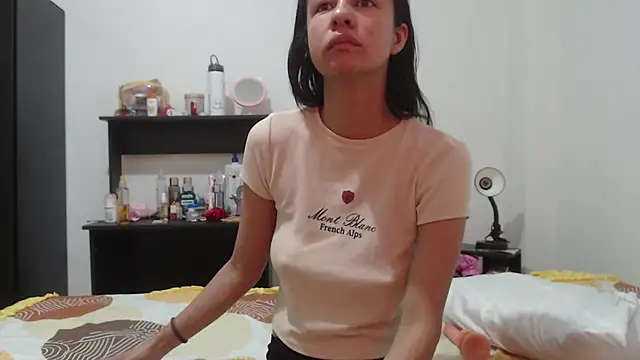 nathaly jones  online show from June 2026 12:17:01 PM
