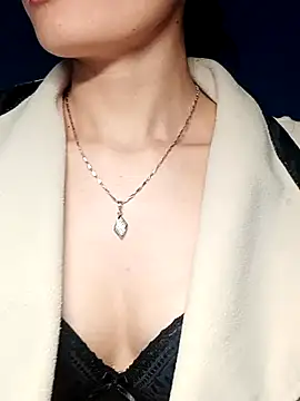 Hinna x online show from November 2025 01:52:02 AM