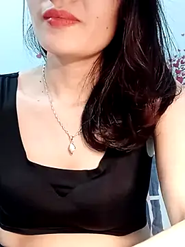 Hinna x online show from April 2026 02:03:02 PM