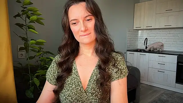 Luna Raee online show from September 2025 07:55:02 AM