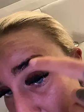 EllieMaeBaby online show from November 2025 09:46:02 PM