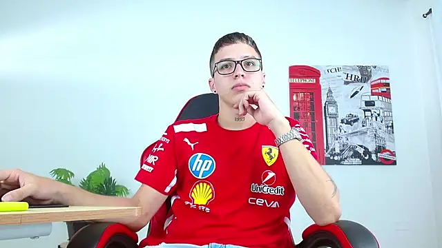 Cumandres18 online show from September 2025 02:05:02 PM