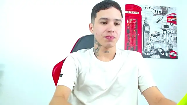 Cumandres18 online show from February 2026 02:56:02 PM