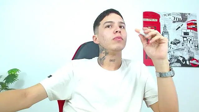 Cumandres18 online show from February 2026 02:57:01 PM