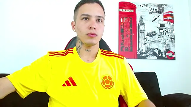 Cumandres18 online show from July 2026 03:16:02 PM