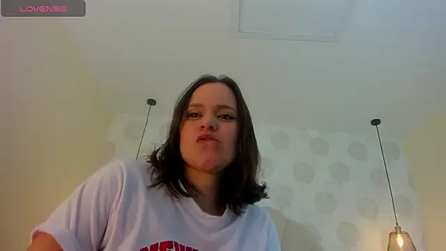 GIANAMILLER6 online show from October 2025 12:18:02 PM