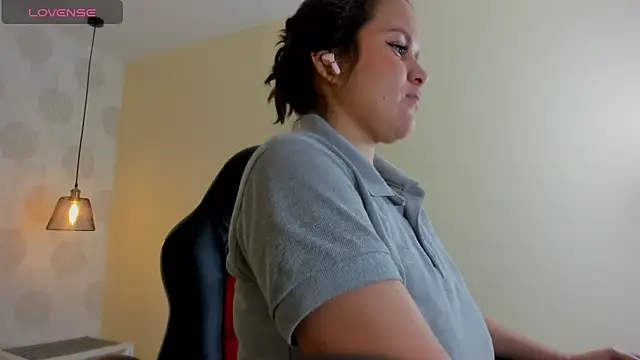 GIANAMILLER6 online show from February 2026 12:01:01 PM