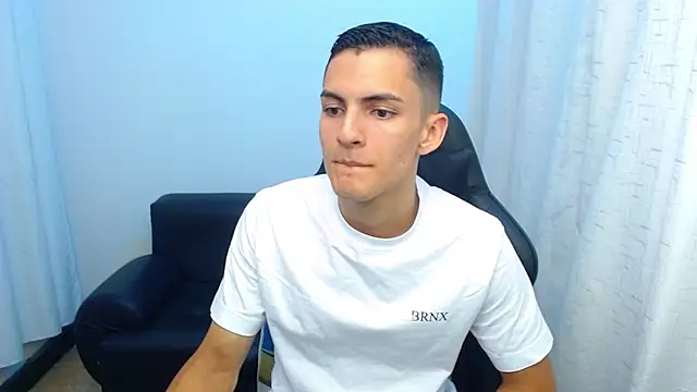 Matiius18 online show from March 2026 01:37:01 PM