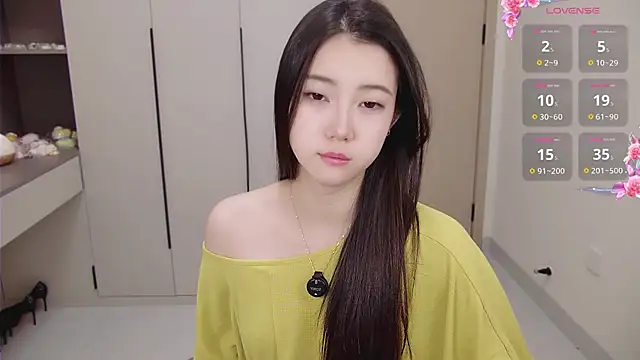 Snapshot of seoYuki chatting on September 2025 08:35:01 AM seoYuki online show from September 2025 08:35:01 AM