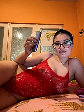 Snapshot of Larra69 chatting on November 2025 05:40:02 PM Larra69 online show from November 2025 05:40:02 PM