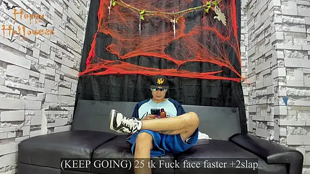 Snapshot of Crazy_Cult_Sex chatting on October 2025 01:07:02 PM Crazy Cult Sex online show from October 2025 01:07:02 PM