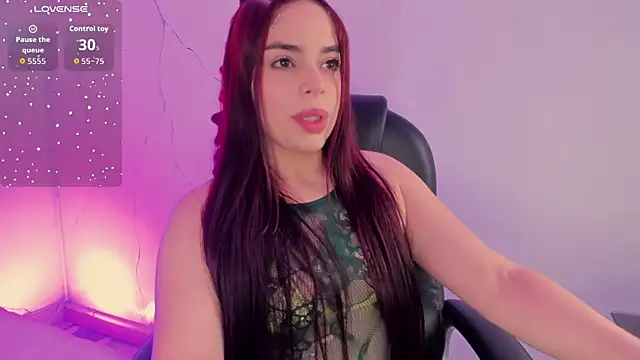 Snapshot of sunnypaytton chatting on July 2026 12:53:02 PM sunnypaytton online show from July 2026 12:53:02 PM