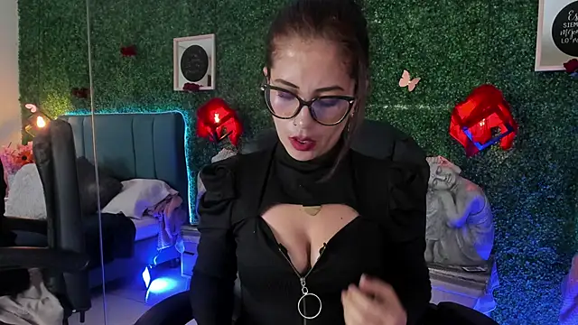 Linagh  online show from March 2026 01:11:02 PM