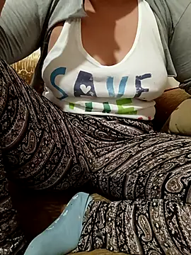 Mroma89six online show from November 2025 05:35:01 PM