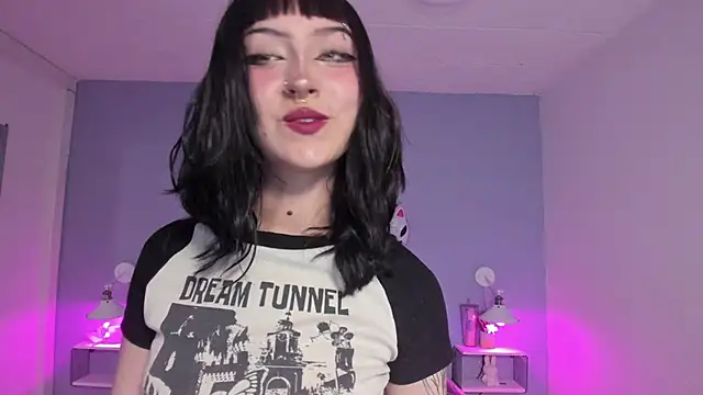 Snapshot of Zoe_Lynch_ chatting on September 2025 02:33:01 PM Zoe Lynch online show from September 2025 02:33:01 PM