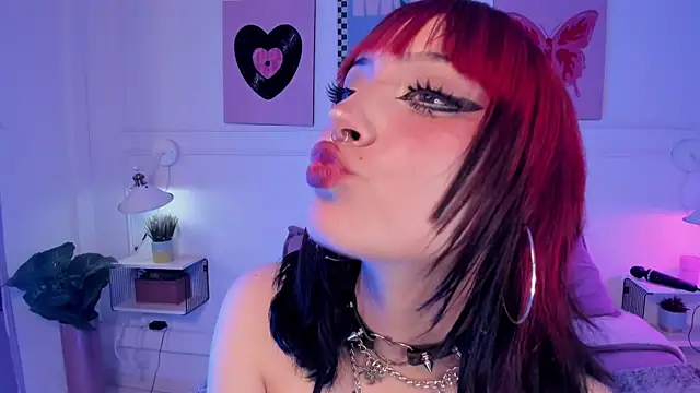 Snapshot of Zoe_Lynch_ chatting on May 2026 12:10:01 PM Zoe Lynch online show from May 2026 12:10:01 PM