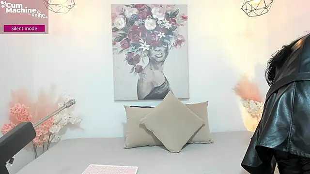 Snapshot of lucyy_liiuu chatting on September 2025 01:04:01 PM lucyy liiuu online show from September 2025 01:04:01 PM