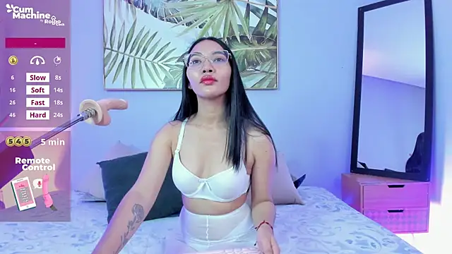 Snapshot of lucyy_liiuu chatting on October 2025 01:12:01 PM lucyy liiuu online show from October 2025 01:12:01 PM