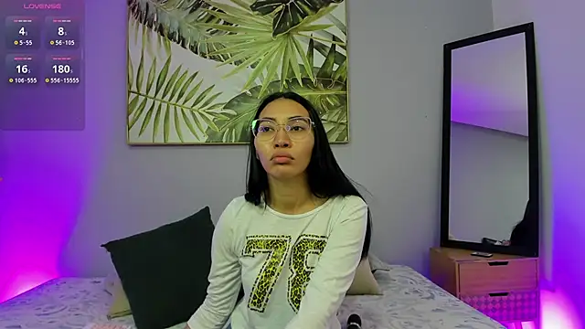 Snapshot of lucyy_liiuu chatting on October 2025 12:37:02 PM lucyy liiuu online show from October 2025 12:37:02 PM