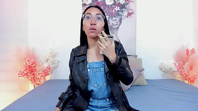 Snapshot of lucyy_liiuu chatting on November 2025 01:02:01 PM lucyy liiuu online show from November 2025 01:02:01 PM